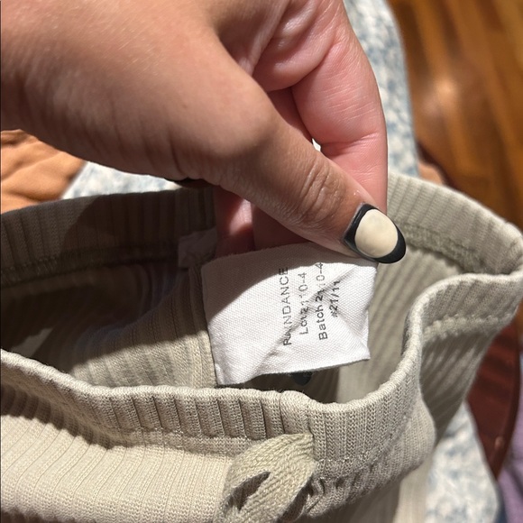 Kids Ribbed Green Leggings - Picture 5 of 5